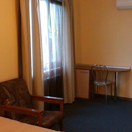 Yuzhniy Dvorik Aparthotel Odessa Esterno foto